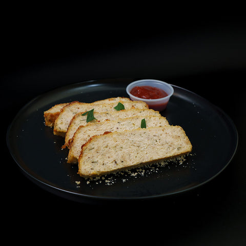 Pastel de carne griego con pollo, queso feta y espinacas