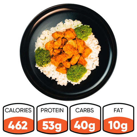 Thai Chili Chicken: A black plate with rice, Thai chili chicken pieces, and broccoli. Nutrition facts below show 462 calories, 53g protein, 40g carbs, and 10g fat—orange and white labels mark it as dairy-free and high in protein.
